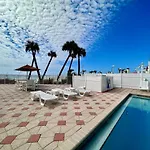 Casa Blanca Resort Gulf Front 211