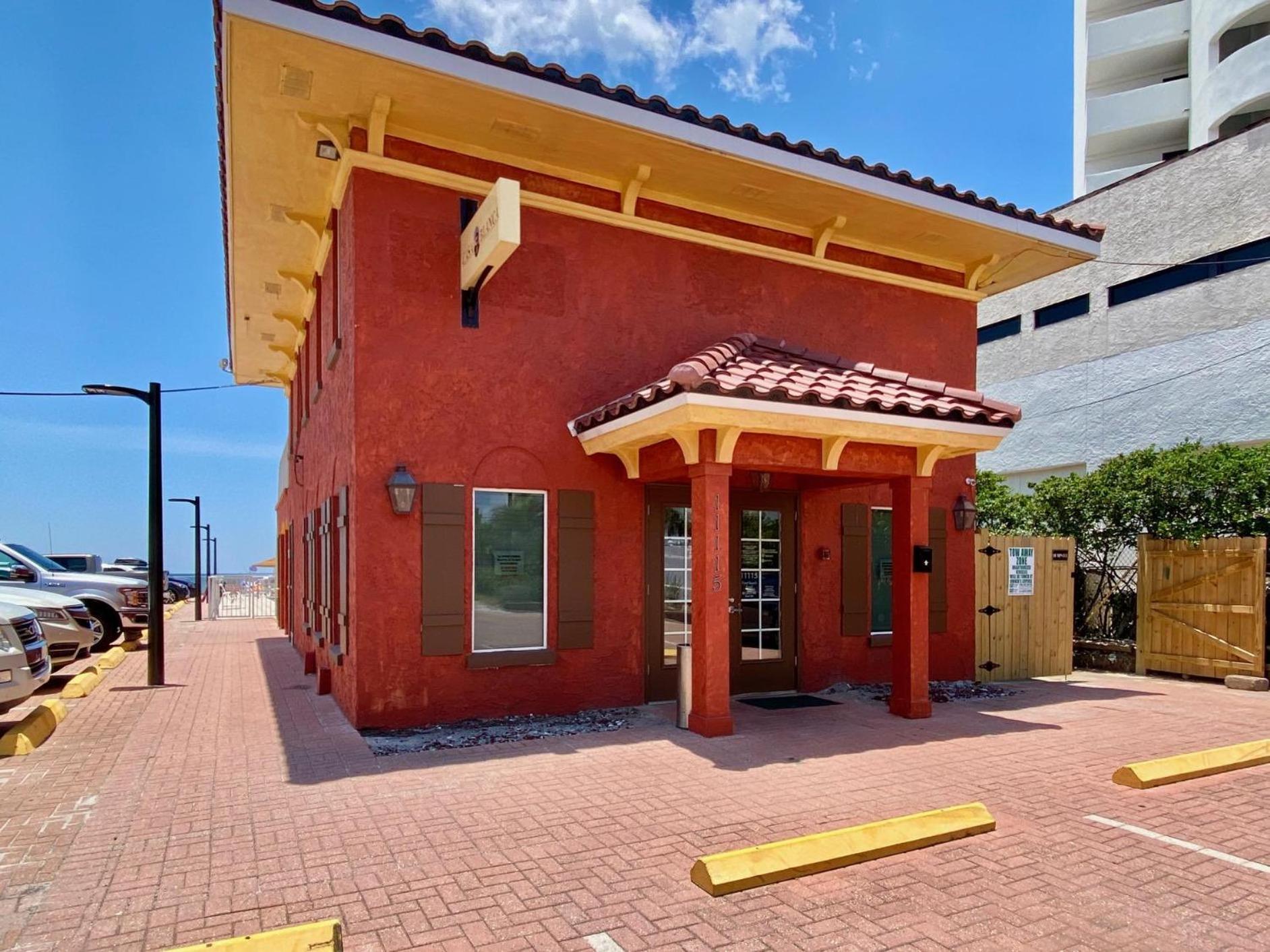 Casa Blanca Gulf Front 211 *