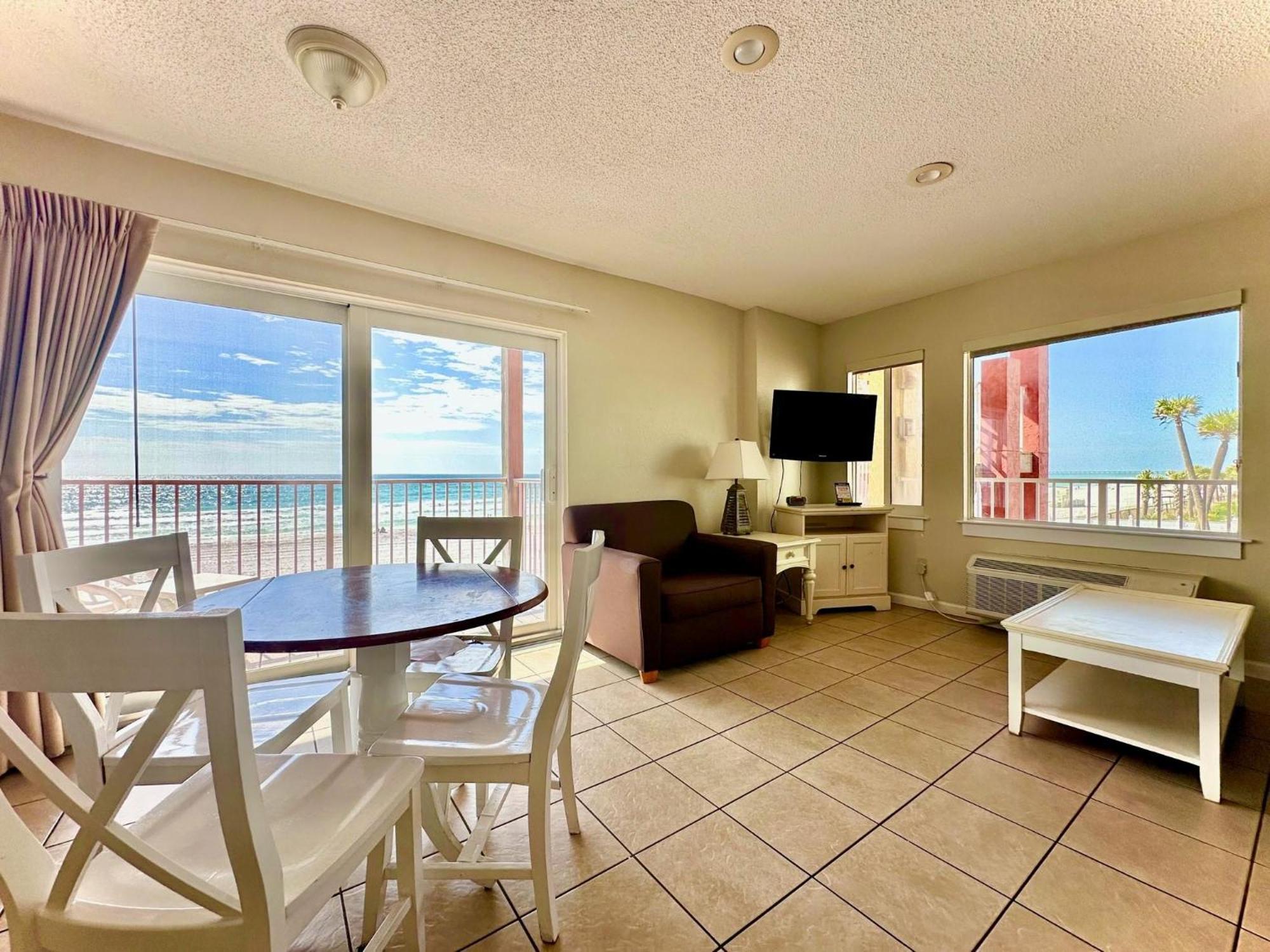 Casa Blanca Gulf Front 211 Apartment *